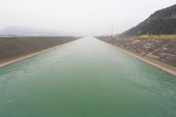 樂(lè)山沙灣水電站尾水渠