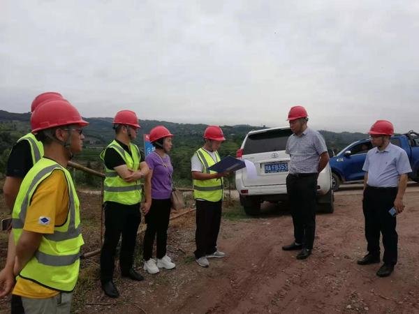 公司內(nèi)審小組到小井溝支渠項目開展管理體系審核工作