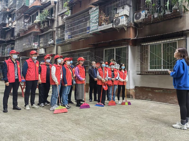 資陽辦公區協同社區開展創建全國文明城市進小區志愿服務
