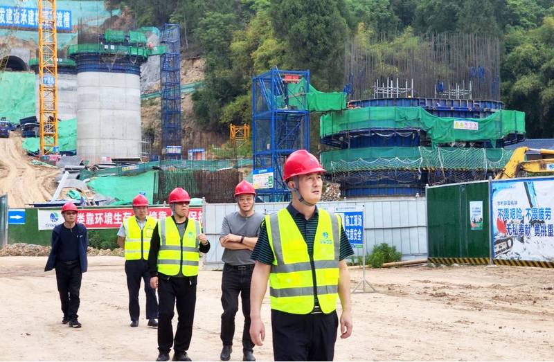 袁斌帶隊(duì)檢查部分項(xiàng)目生產(chǎn)經(jīng)營情況