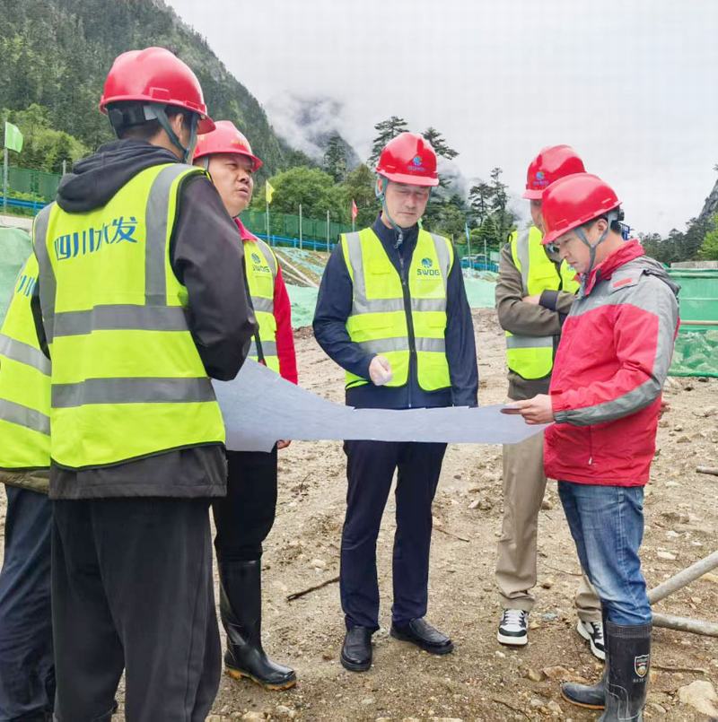 袁斌到九龍縣三四溝、麻窩溝水電站調(diào)研指導(dǎo)工作